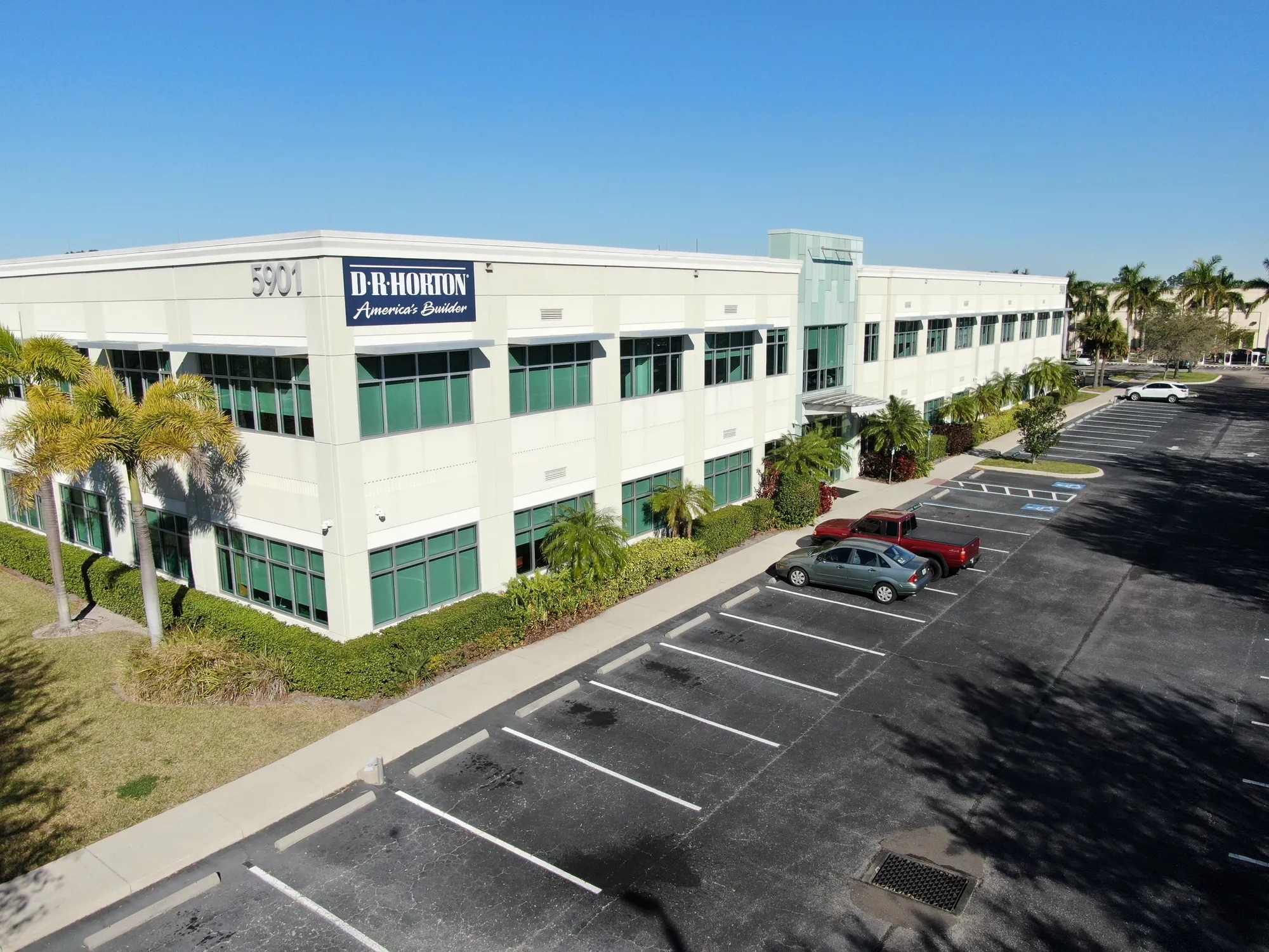 5901 N Honore Ave, Sarasota, FL for lease Building Photo- Image 1 of 8