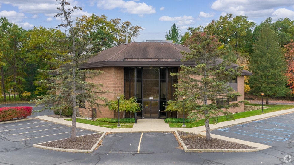 1850 44th St SW, Grand Rapids, MI for lease - Building Photo - Image 1 of 13
