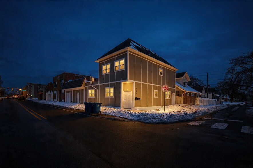 2305 E Michigan St, Indianapolis, IN à vendre - Photo du bâtiment - Image 2 de 31