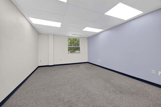 755 New York Ave, Huntington, NY for lease Interior Photo- Image 2 of 8