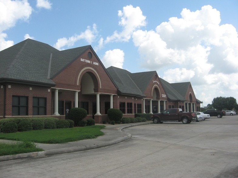 3711 Garth Rd, Baytown, TX for lease - Primary Photo - Image 1 of 4