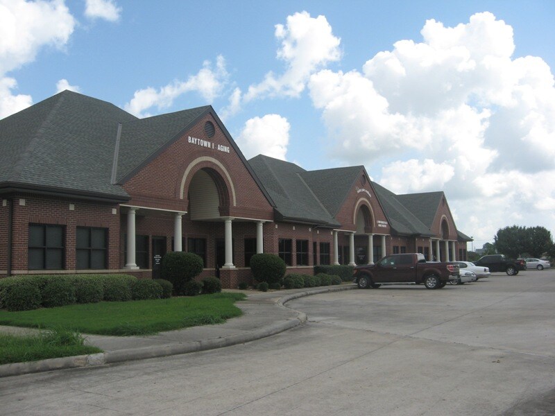 3711 Garth Rd, Baytown, TX for lease Primary Photo- Image 1 of 5