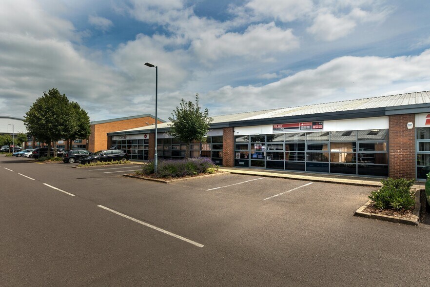 882 Plymouth Rd, Slough à louer - Photo du bâtiment - Image 3 de 10