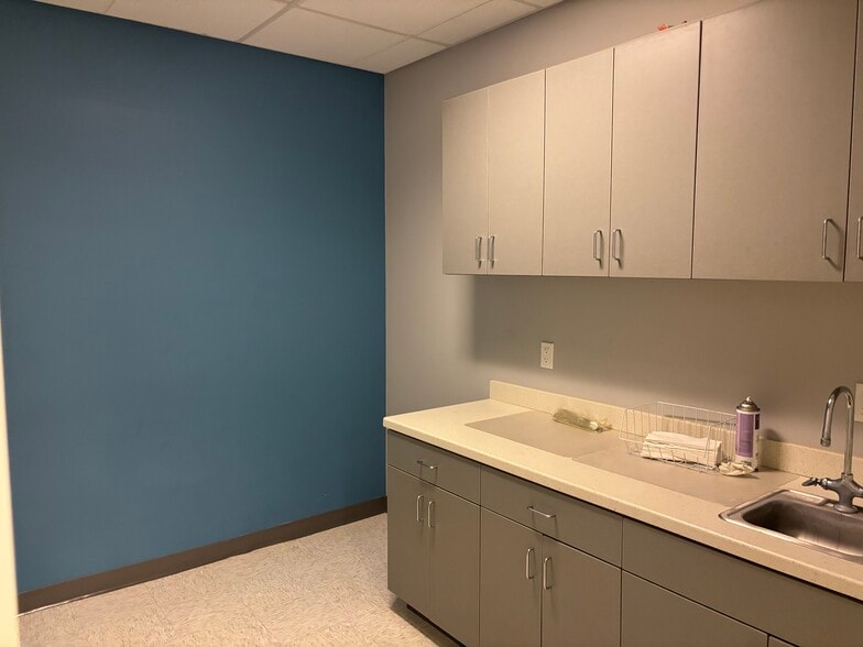 2601 Blairstone Rd, Tallahassee, FL à louer - Photo intérieure - Image 3 de 14