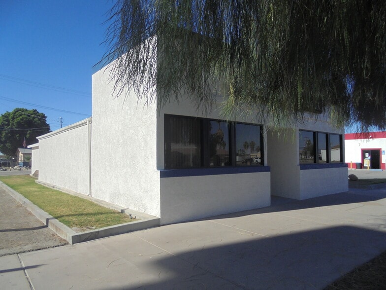 320 E Hobsonway, Blythe, CA à vendre - Photo du bâtiment - Image 3 de 27
