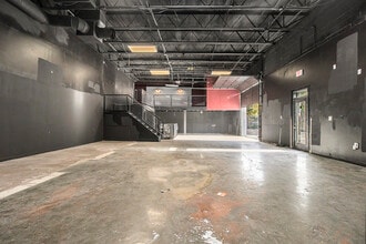 813 Hollywood Rd NW, Atlanta, GA for lease Interior Photo- Image 1 of 9