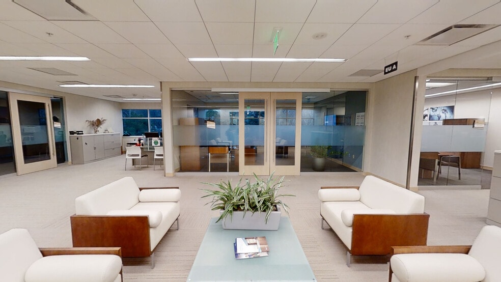 6744 S Howell Ave, Oak Creek, WI for lease - Interior Photo - Image 3 of 15