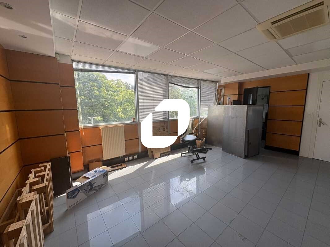 Bureau dans Chatou à louer Photo intérieure- Image 1 de 5