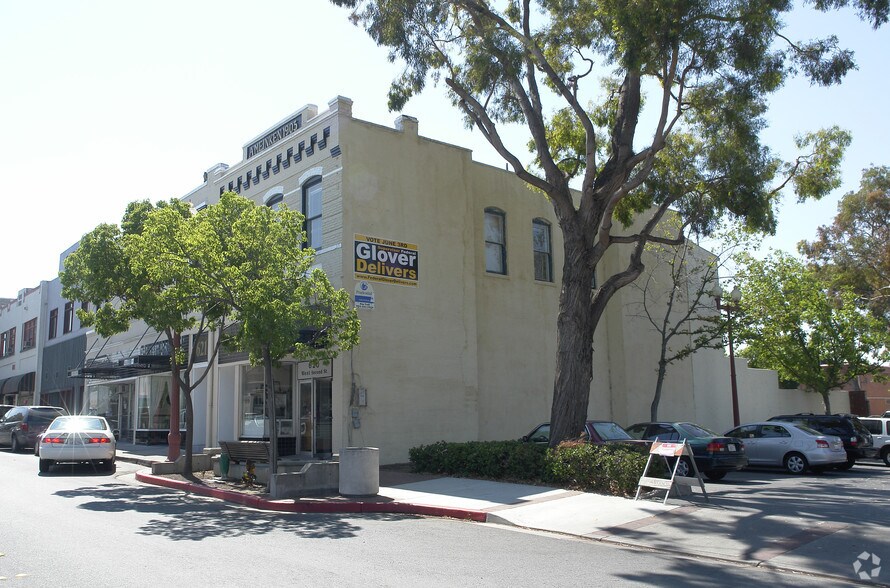 615-625 W 2nd St, Antioch, CA à louer - Photo du bâtiment - Image 3 de 4