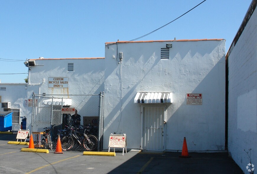 18424 Ventura Blvd, Tarzana, CA à vendre - Photo du bâtiment - Image 3 de 5