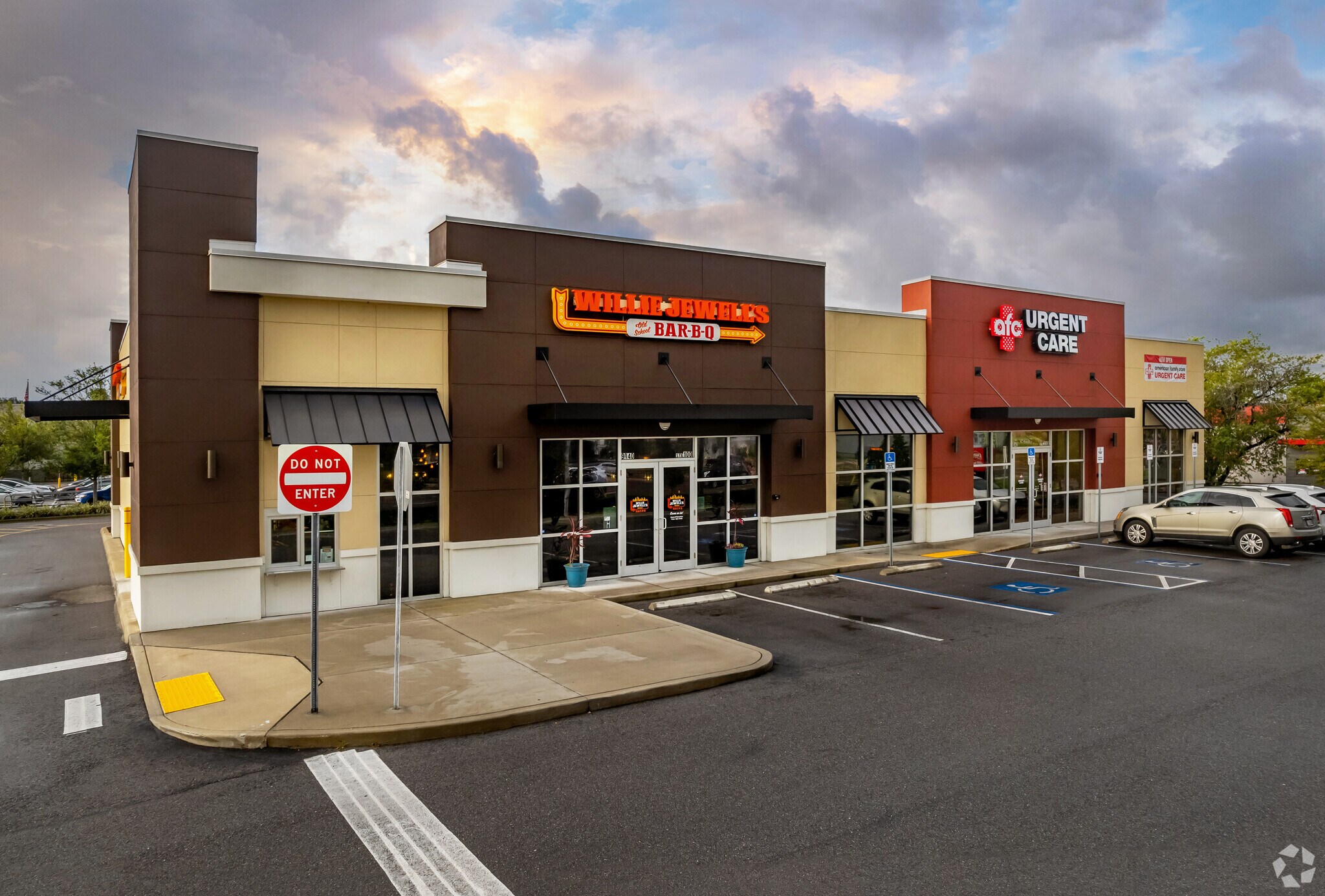 9040 Ulmerton Rd, Largo, FL à louer Photo principale- Image 1 de 12