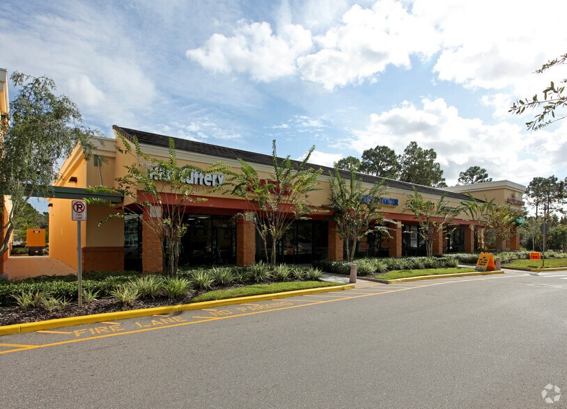 605 Courtland Blvd, Deltona, FL à louer - Photo du bâtiment - Image 2 de 5