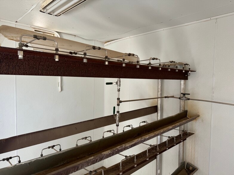 380 FM 468, Cotulla, TX à louer - Photo du bâtiment - Image 3 de 14