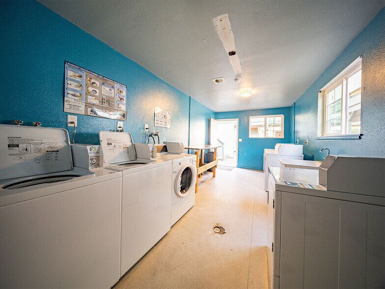 125 Gateway Blvd, Cottage Grove, OR for sale - Building Photo - Image 2 of 17