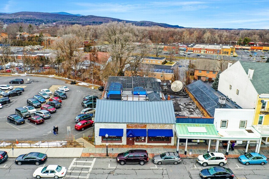 63 N Front St, Kingston, NY à vendre - Photo du bâtiment - Image 3 de 29