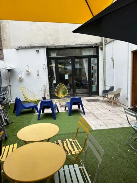 Office in Paris for lease - Building Photo - Image 3 of 5