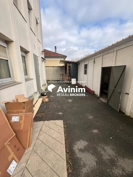 Office in Neuilly-sur-Marne for lease - Building Photo - Image 2 of 5