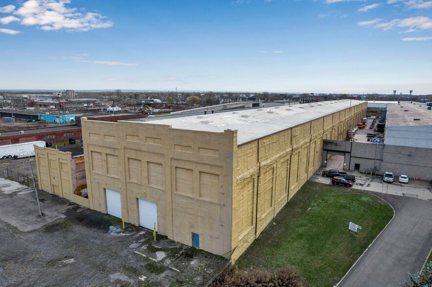 370 Babcock St, Buffalo, NY à louer - Photo du bâtiment - Image 2 de 11