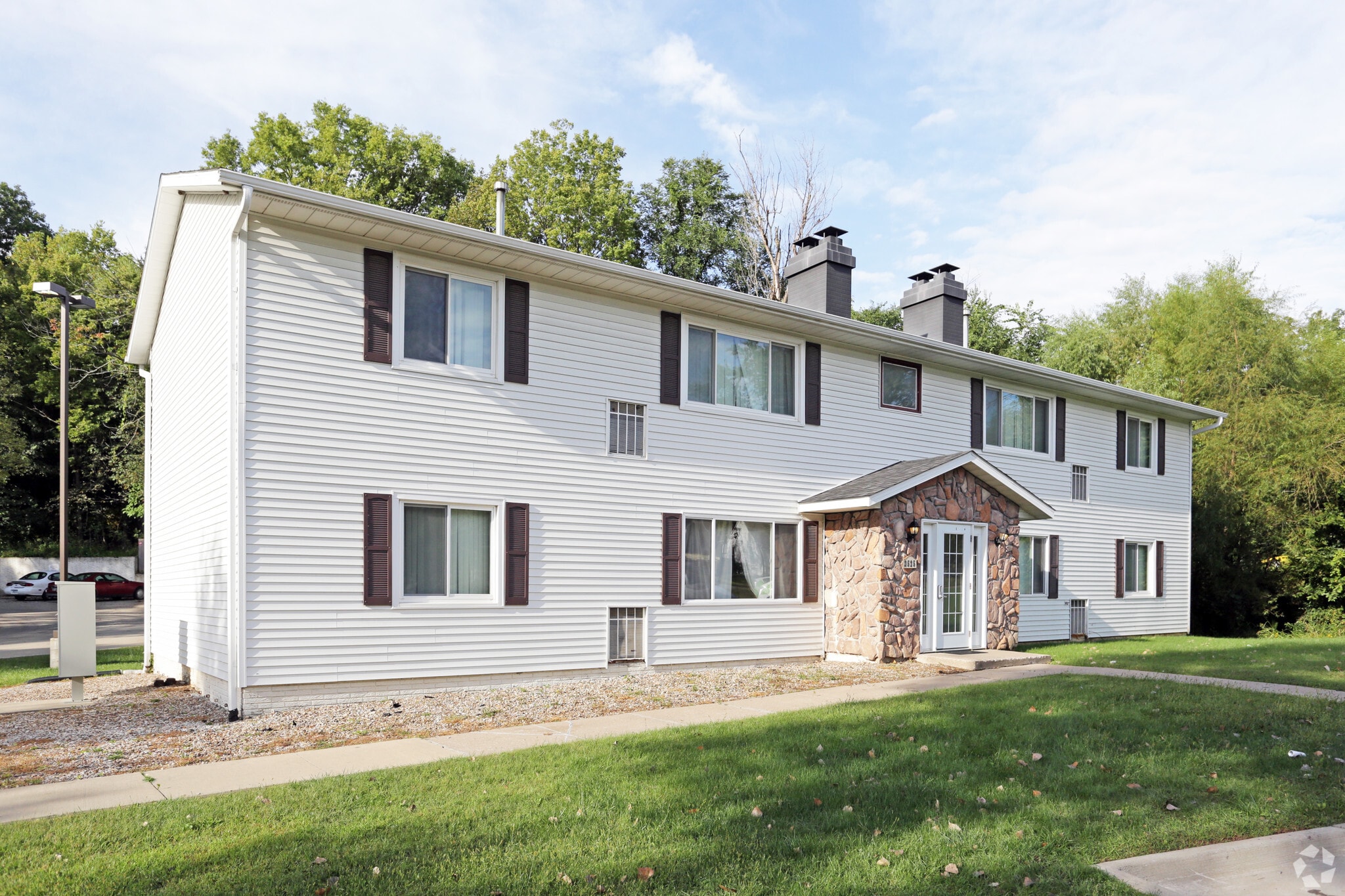3525 E Ave NW, Cedar Rapids, IA for sale Primary Photo- Image 1 of 14