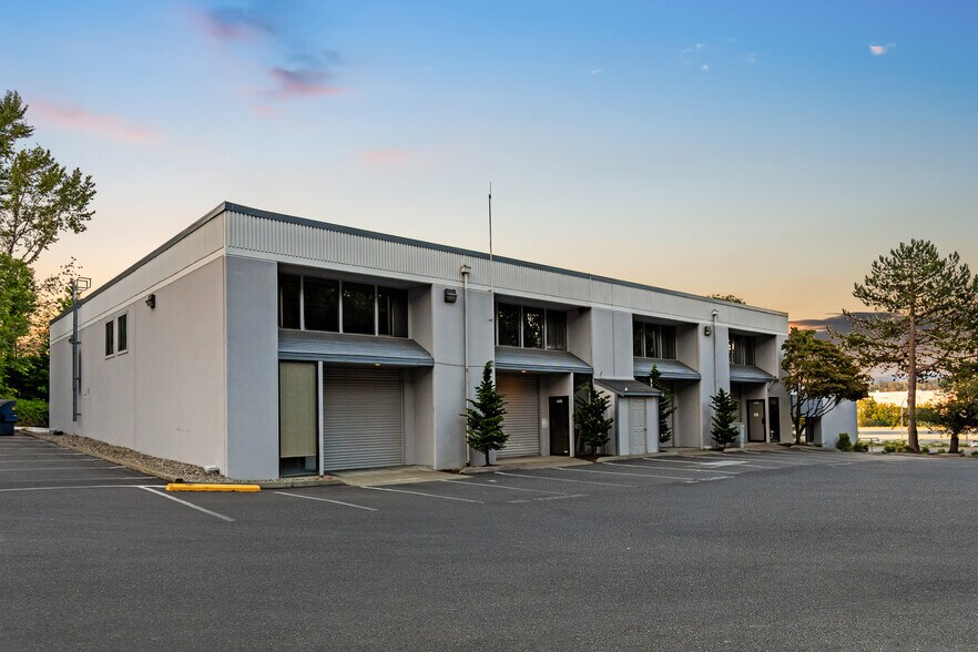 901 Rainier Ave N, Renton, WA à louer - Photo du bâtiment - Image 2 de 9