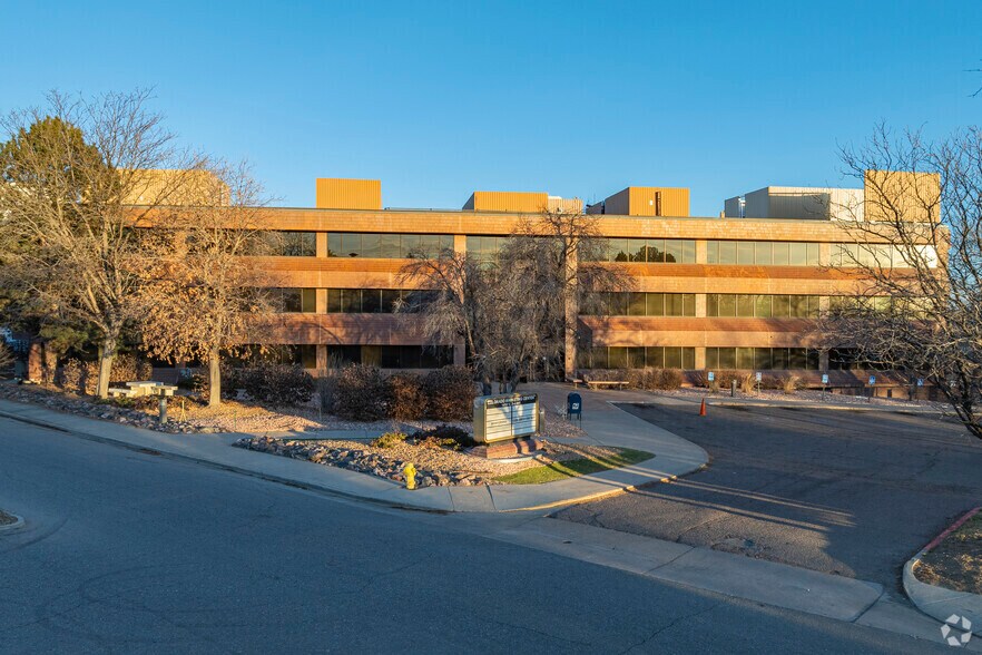 14707 E 2nd Ave, Aurora, CO à louer - Photo du bâtiment - Image 2 de 30