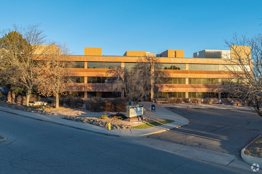14707 E 2nd Ave, Aurora, CO à louer - Photo du bâtiment - Image 2 de 30