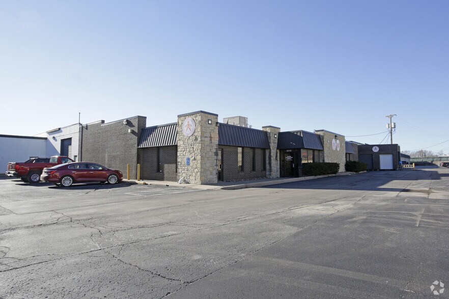 3008-3026 S 24th St, Kansas City, KS à louer - Photo principale - Image 1 de 10