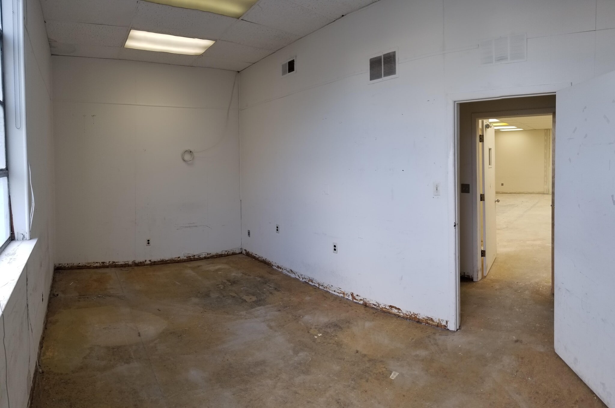 1166-1200 W Chestnut St, Union Township, NJ for lease Interior Photo- Image 1 of 4