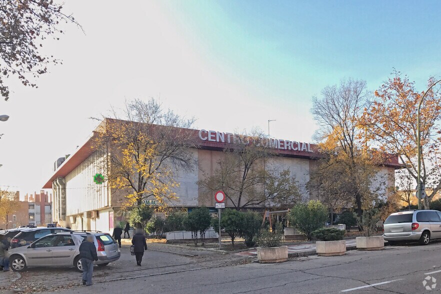Commerce de détail dans Madrid, Madrid à vendre - Photo du bâtiment - Image 2 de 3