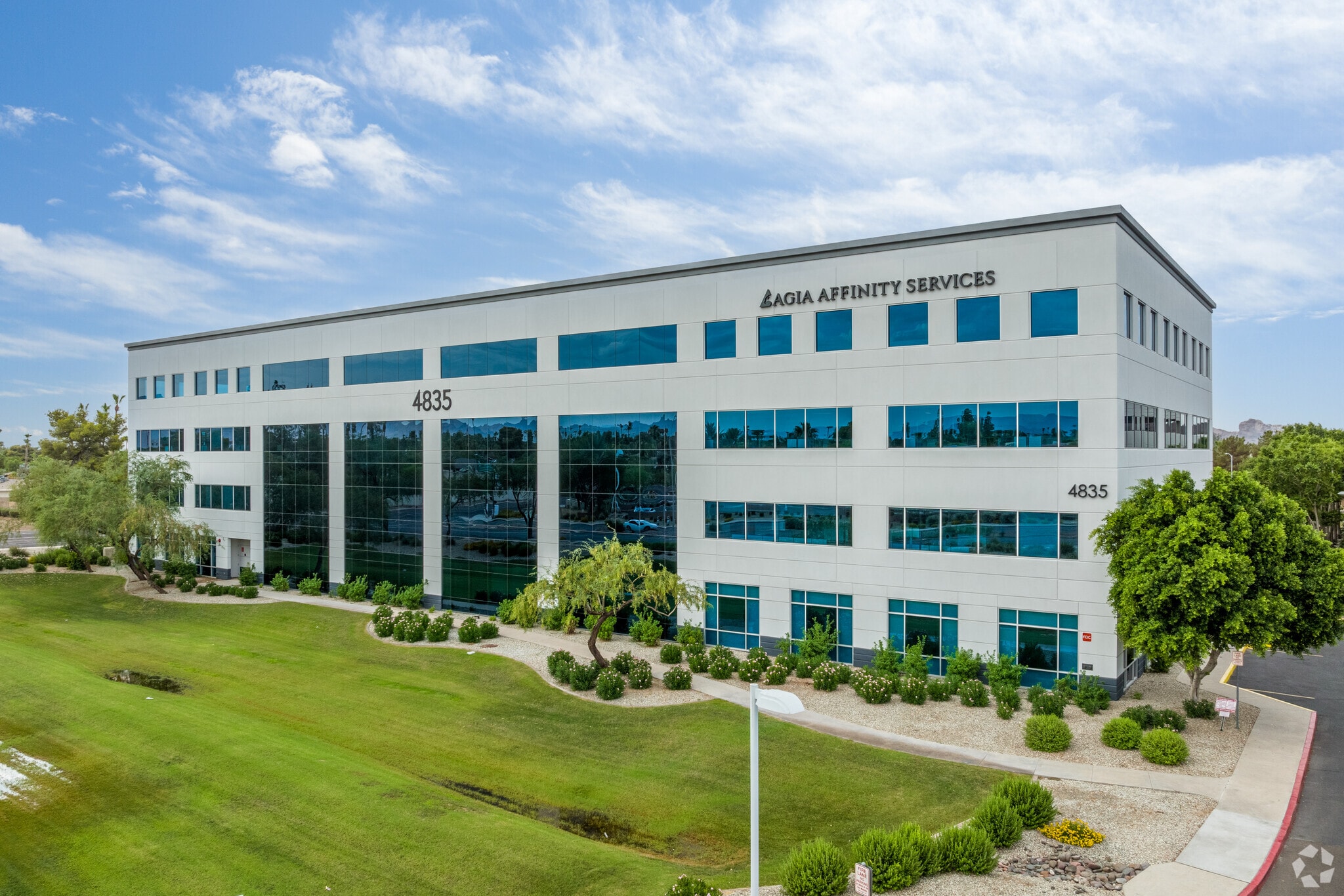 4835 E Cactus Rd, Scottsdale, AZ à louer Photo du bâtiment- Image 1 de 4