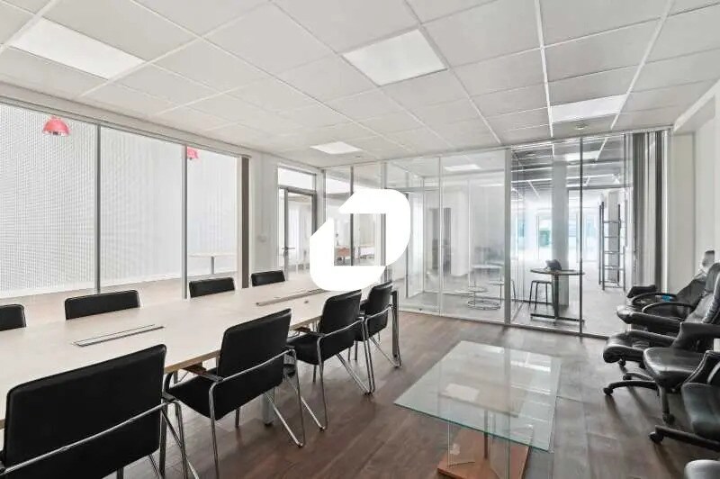Office in Nanterre for sale - Interior Photo - Image 2 of 3