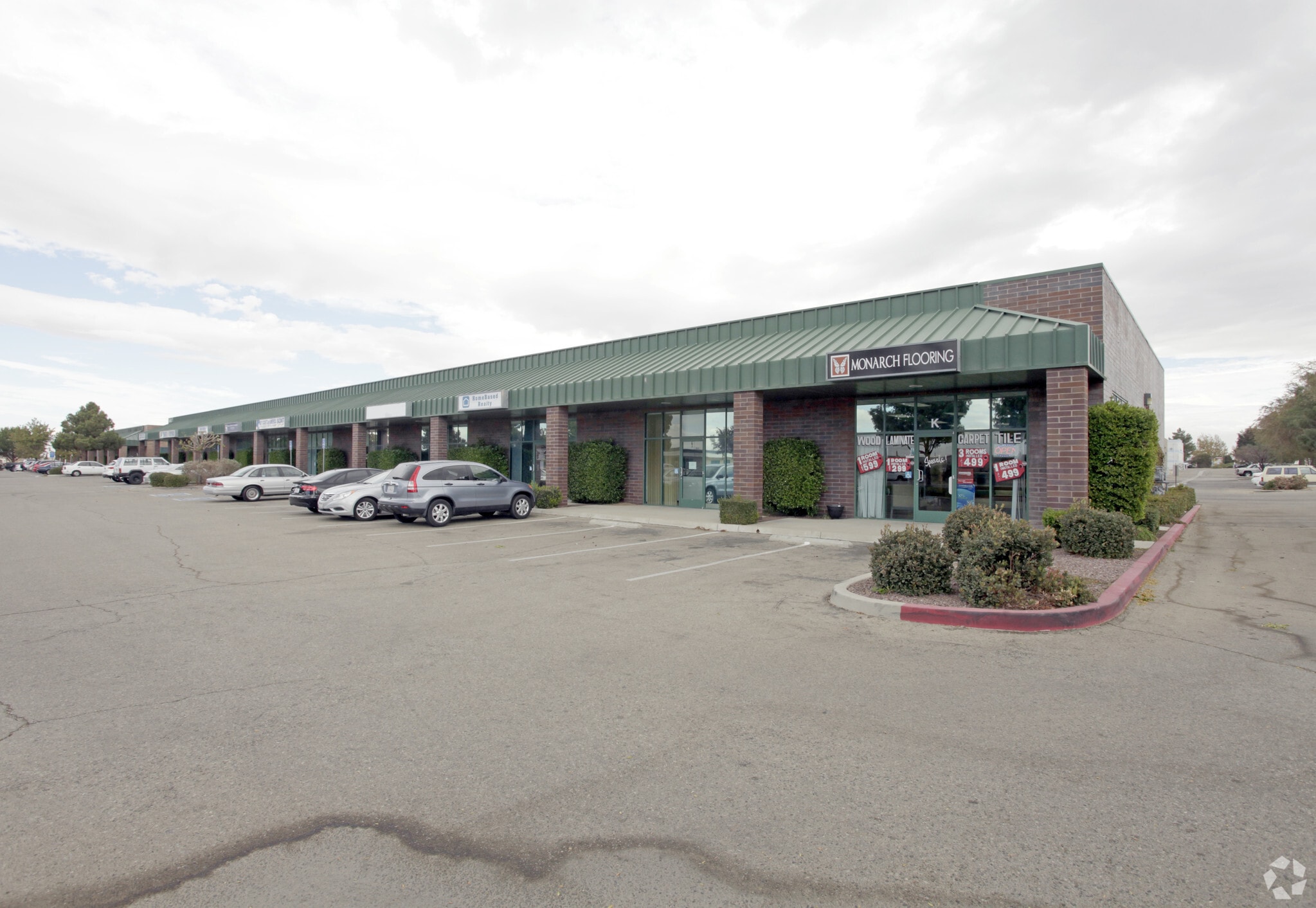 42402-42442 10th St W, Lancaster, CA for lease Primary Photo- Image 1 of 4