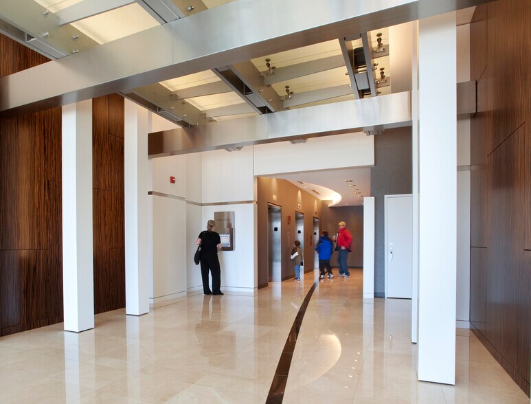 5225 Wisconsin Ave NW, Washington, DC à louer - Photo intérieure - Image 3 de 7