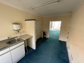 13 Montague Pl, Worthing for lease Interior Photo- Image 2 of 4