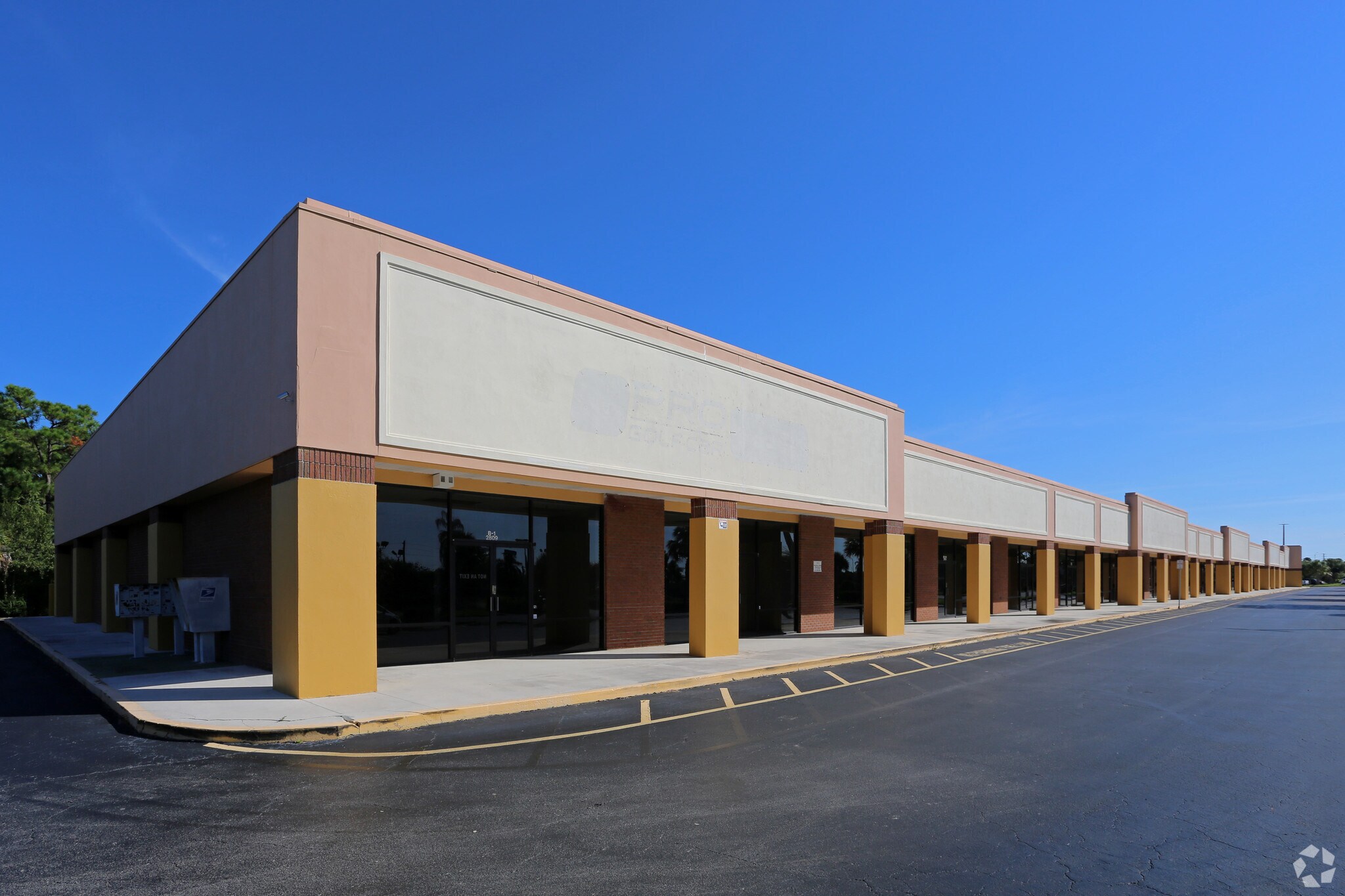 2705-2819 Peters Rd, Fort Pierce, FL à louer Photo du bâtiment- Image 1 de 12