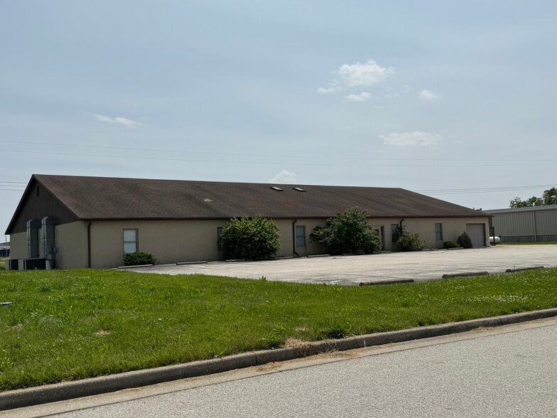 5 Commerce Dr, Freeburg, IL for sale - Building Photo - Image 2 of 3