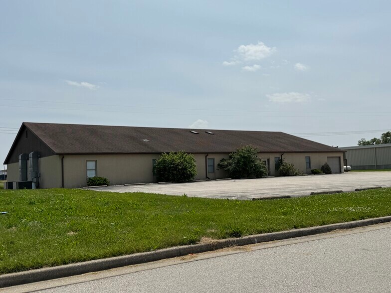 5 Commerce Dr, Freeburg, IL à vendre - Photo du bâtiment - Image 2 de 3