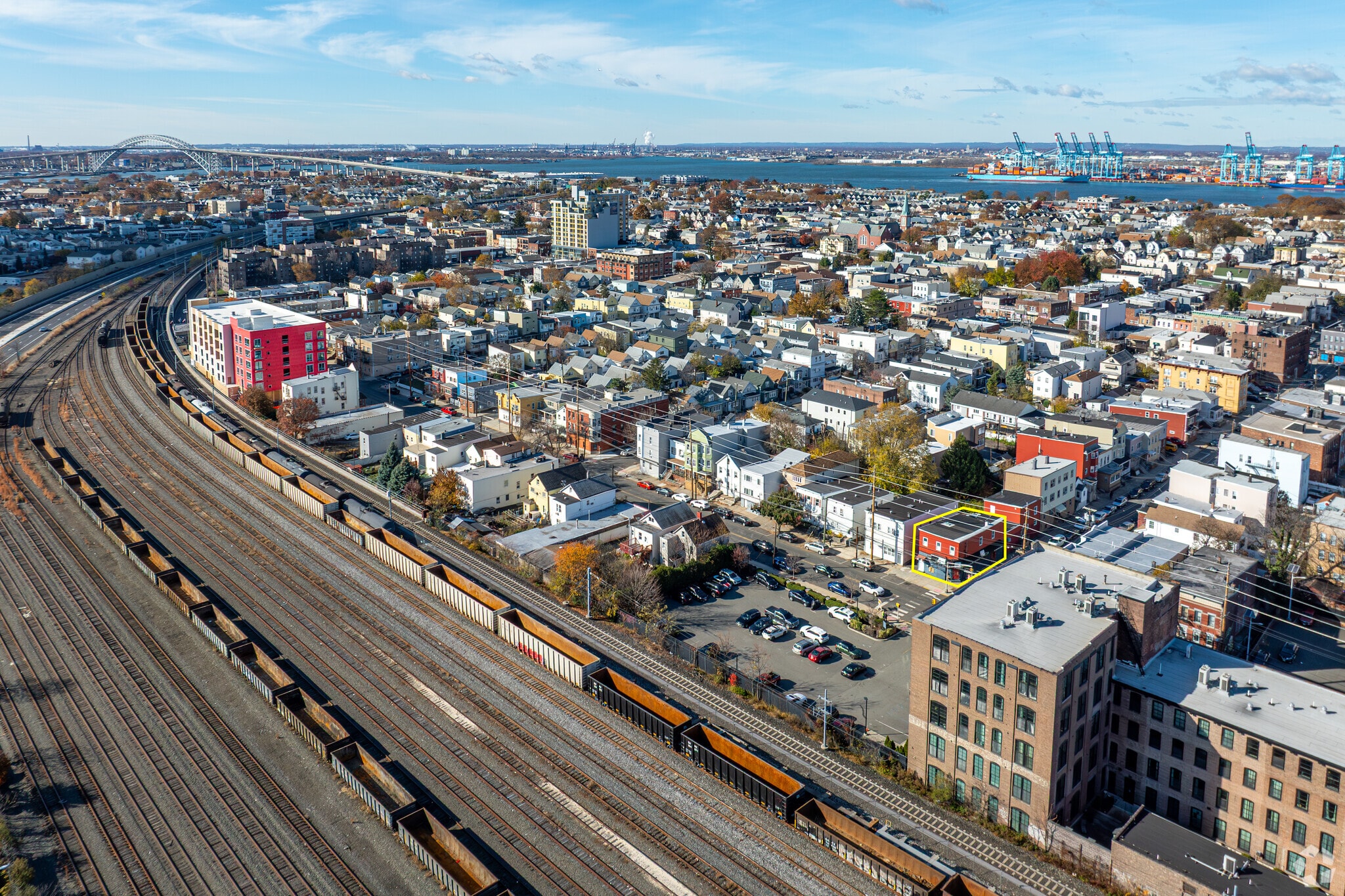147 Avenue E, Bayonne, NJ à vendre Photo principale- Image 1 de 36
