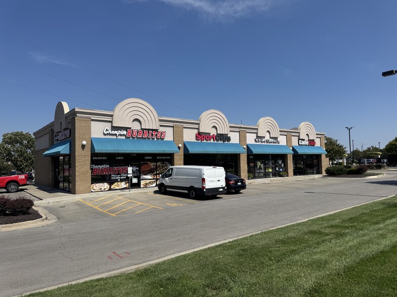16310-16322 W 65th St, Shawnee, KS for lease - Building Photo - Image 2 of 5