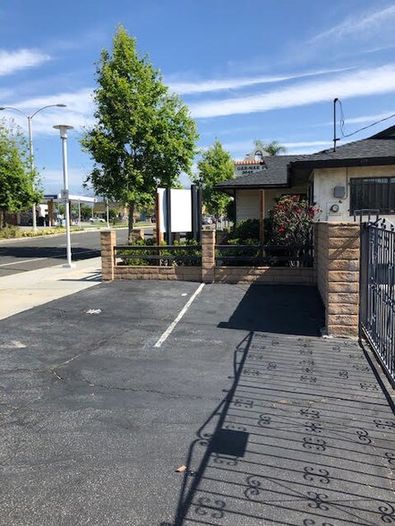 5642-5644 Rosemead Blvd, Temple City, CA à louer - Photo du bâtiment - Image 2 de 4