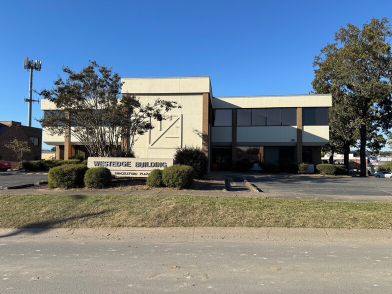 4 Shackleford Plz, Little Rock, AR for sale - Building Photo - Image 2 of 19