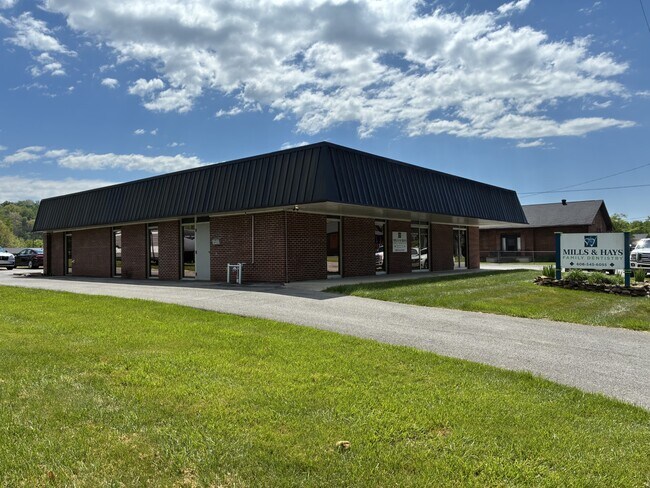 More details for 646 Manchester St, Barbourville, KY - Office for Sale