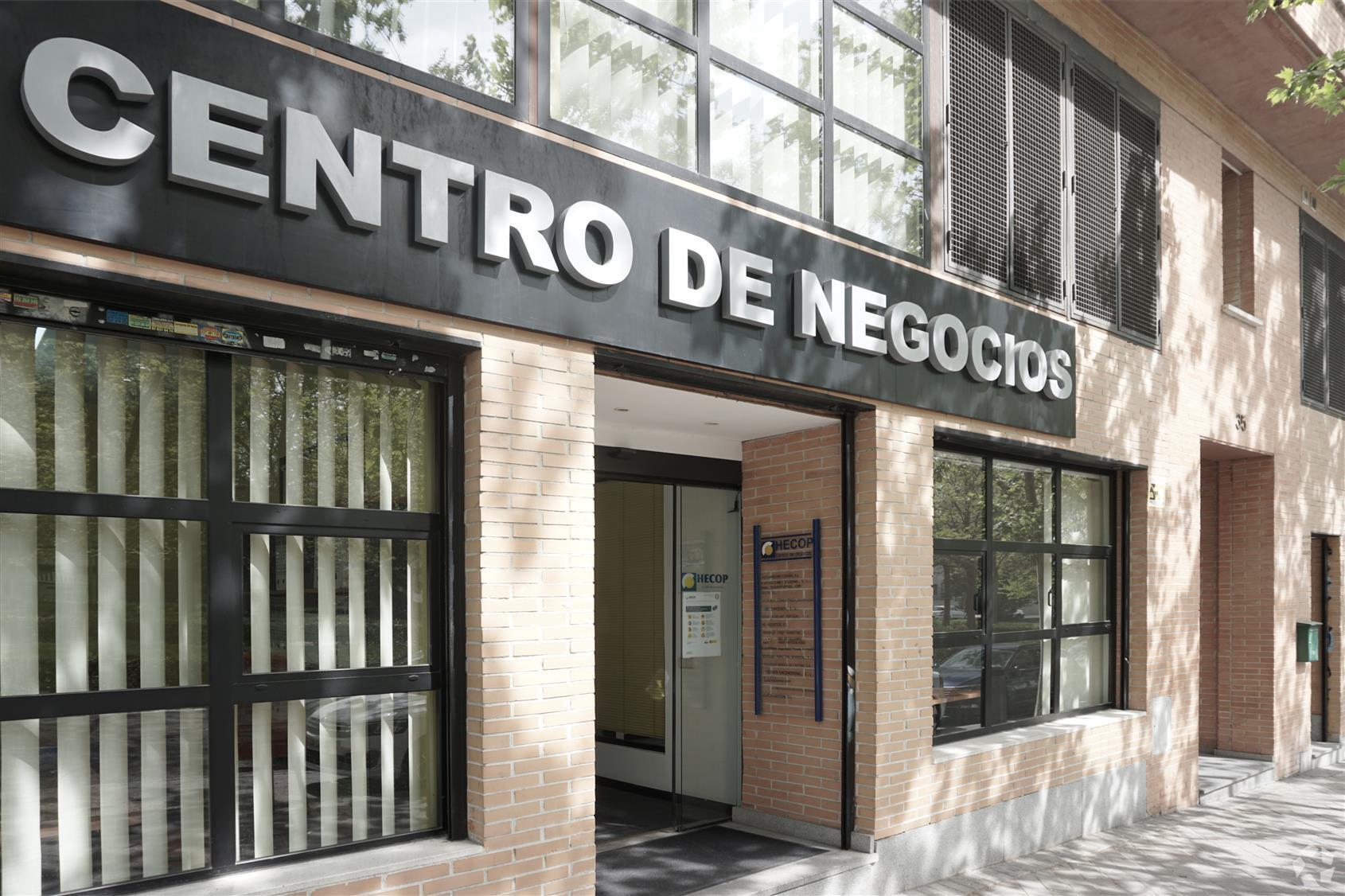 Calle de López de Aranda, 35, Madrid, Madrid for lease Interior Photo- Image 1 of 2