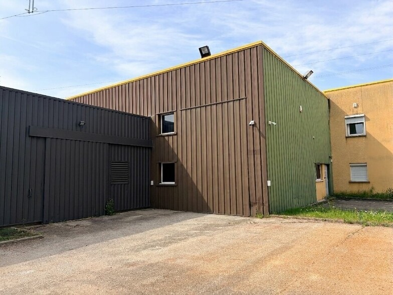 730 Rue Des Barronieres, Beynost for sale - Building Photo - Image 1 of 11