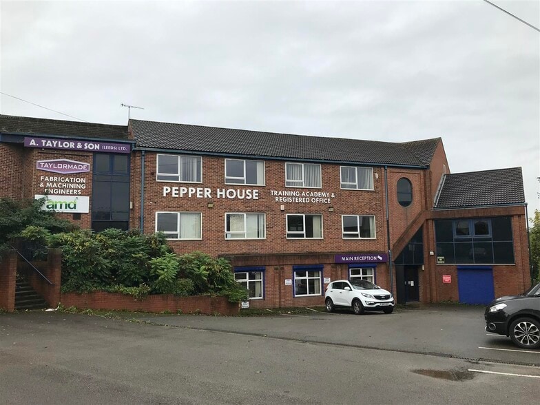 Pepper Rd, Leeds for lease - Building Photo - Image 1 of 2