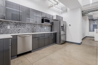 295 Madison Ave, New York, NY à vendre Photo intérieure- Image 2 de 6