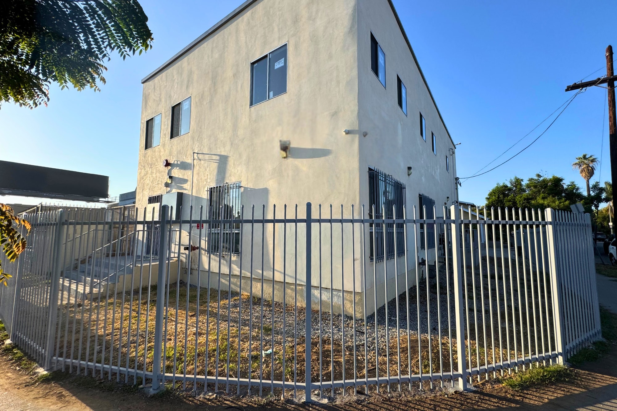 2071 W Washington Blvd, Los Angeles, CA for lease Primary Photo- Image 1 of 7