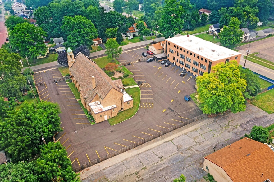 175 B Laird Ave, Warren, OH à vendre - Photo du bâtiment - Image 2 de 51
