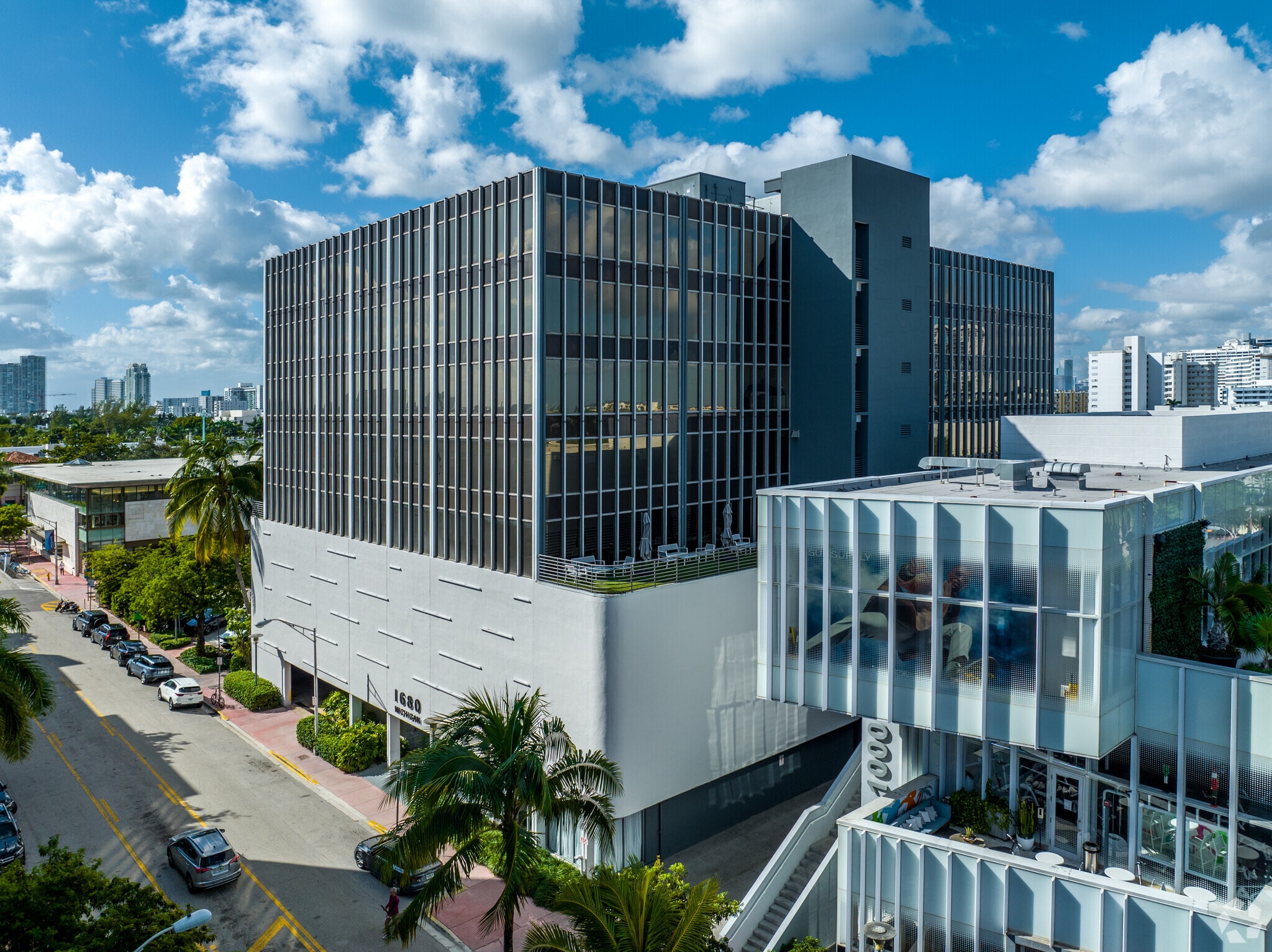 1680 michigan Ave, Miami Beach, FL à louer Photo du bâtiment- Image 1 de 4