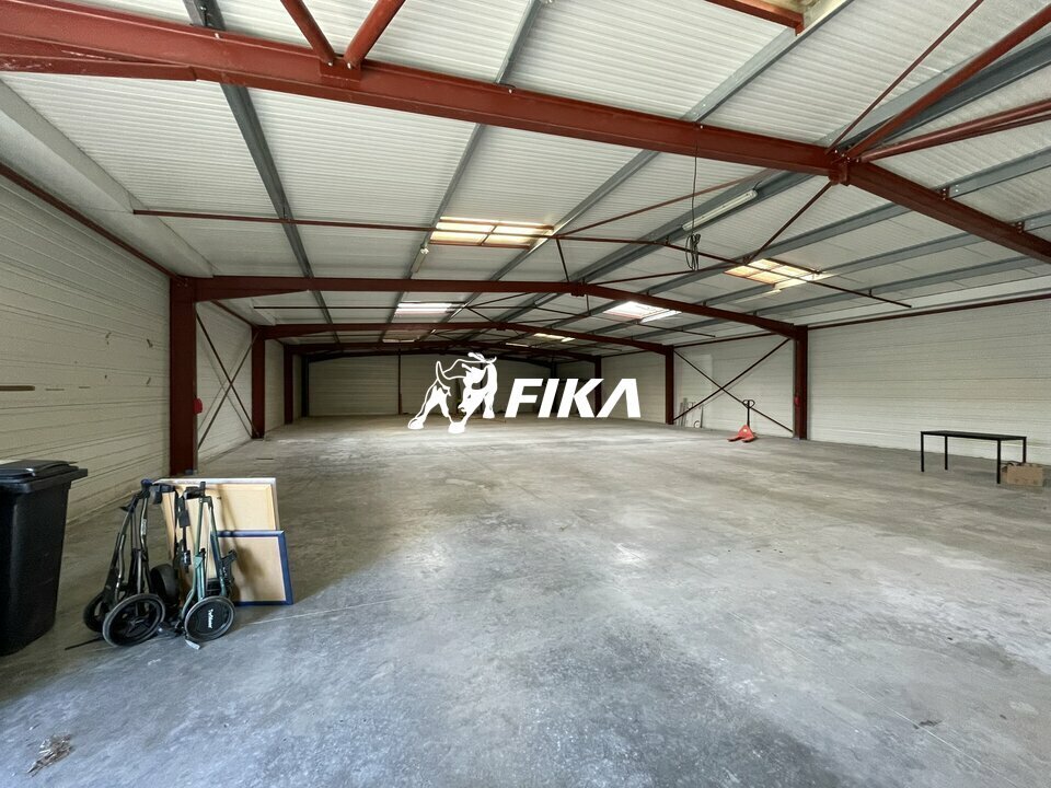 Flex in Saint Medard En Jalles for sale Interior Photo- Image 1 of 12